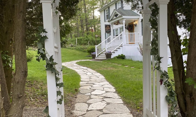 Millbury Apartment | Cozy New England Apartment for Couples with Breakfast Included