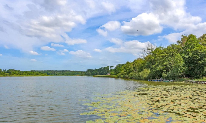 Zettemin House | Cozy 1 Bedroom Retreat in Zettemin with Lake View
