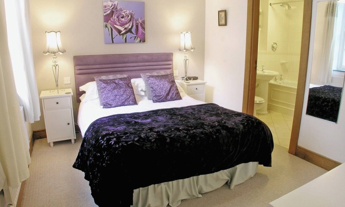 Thirlmere Cottage | Cozy 1 Bedroom Retreat in Thirlmere with Lake Views