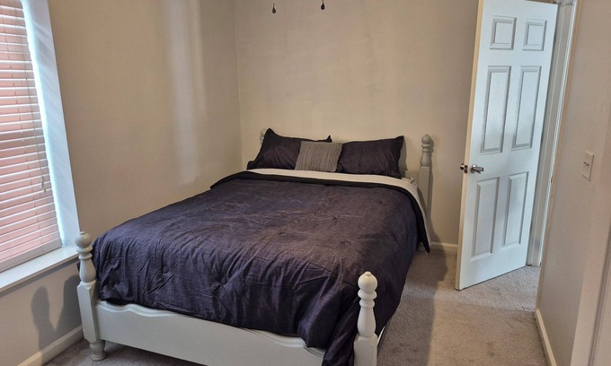 Myrtle Grove House | 1 Bedroom 1 bath with 3 car parking. Side Yard, Carolina Beach.5 minutes away.
