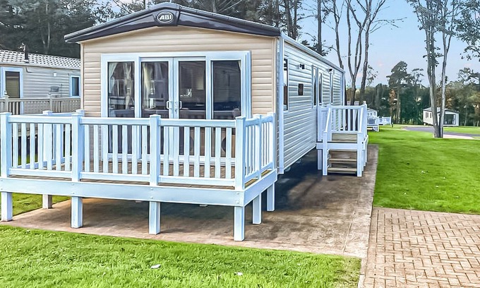 Witton-le-Wear House | Modern 2 Bedroom Retreat with Lake View in Bishop Auckland
