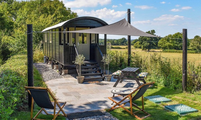 Ibberton Cottage | Ideal 1 Bedroom Getaway in Ibberton, Guest Rated 10/10