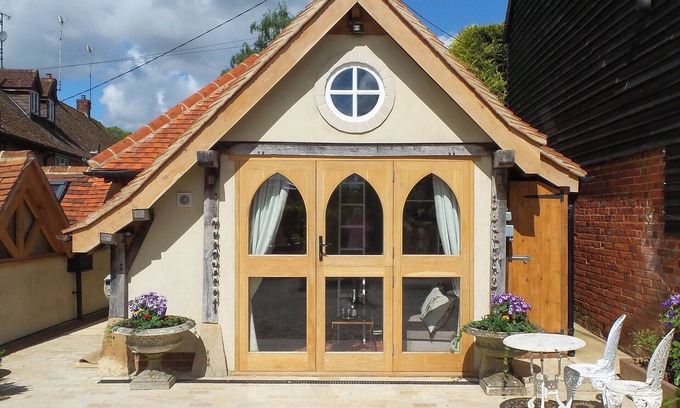 Turville Cottage | Cozy 1 Bedroom Retreat in Turville, Near Henley-on-Thames