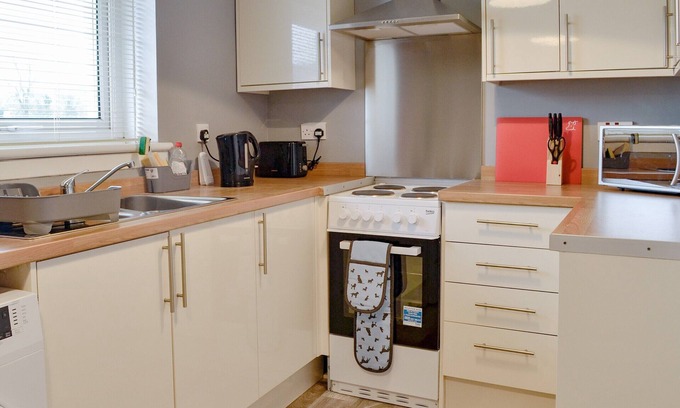Newton Stewart Cottage | Oceanfront 1 Bedroom Retreat in Glenluce, Rated 10/10