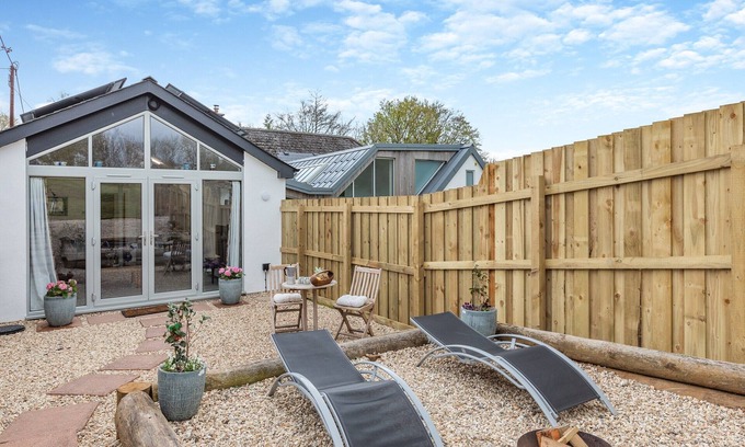 West Buckland Cottage | Cozy 1 Bedroom Retreat in Churchstanton near Taunton