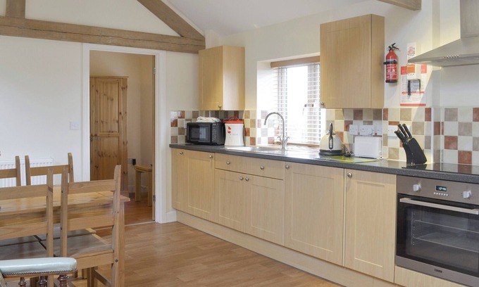 Broad Hinton Cottage | 1 bedroom accommodation in Binknoll, near Royal Wootton Bassett