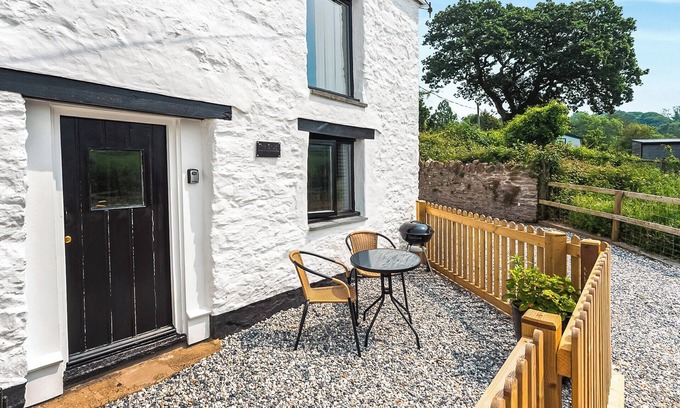 Combe Martin Cottage | Oceanfront 1 Bedroom Accommodation in Combe Martin
