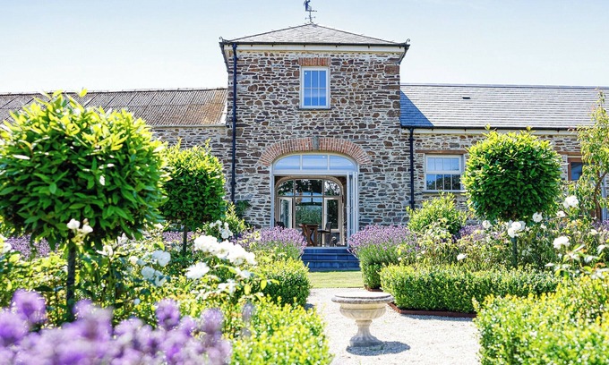 Haverfordwest Cottage | Pet-Friendly Ocean View Retreat in Dreenhill, Near Haverfordwest