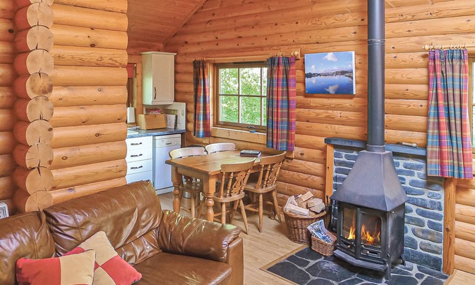 Craobh Haven Ski Chalet | Cozy 2-Bedroom Retreat in Craobh Haven, Argyll with Spa