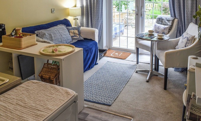 Birchington Cottage | Cozy 1 Bedroom Accommodation with Ocean Views in Birchington