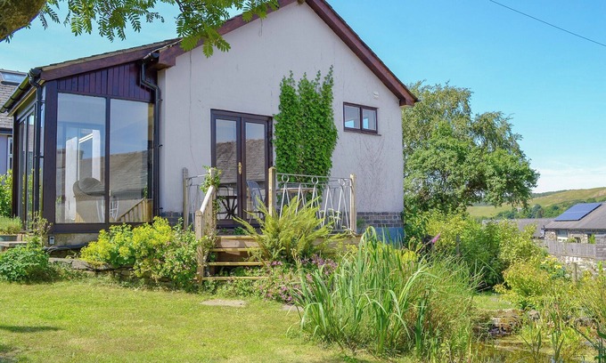 Penny Bridge Cottage | Pet-Friendly 1 Bedroom Getaway in Oxen Park, Near Ulverston