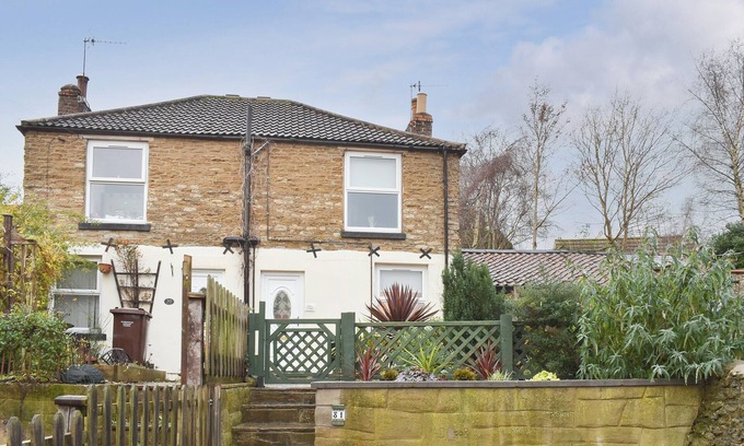 East Ayton Cottage | Cozy 1 Bedroom Retreat in East Ayton Near Scarborough