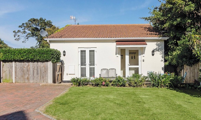 Broadstairs Cottage | Exceptional 1 Bedroom Retreat in Broadstairs with Ocean View