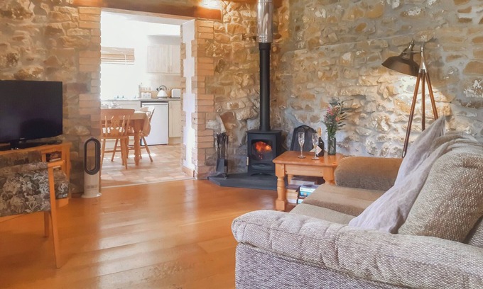 Mount Hawke Cottage | Idyllic 1 Bedroom Retreat in Mount Hawke with Ocean View