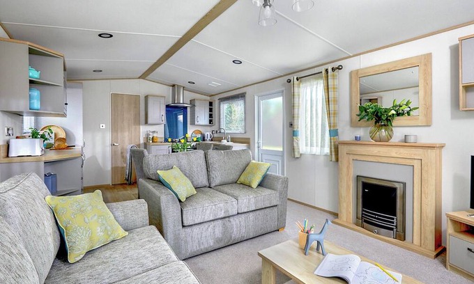 Withernsea House | Cozy 2-Bedroom Retreat in Withernsea with Breakfast