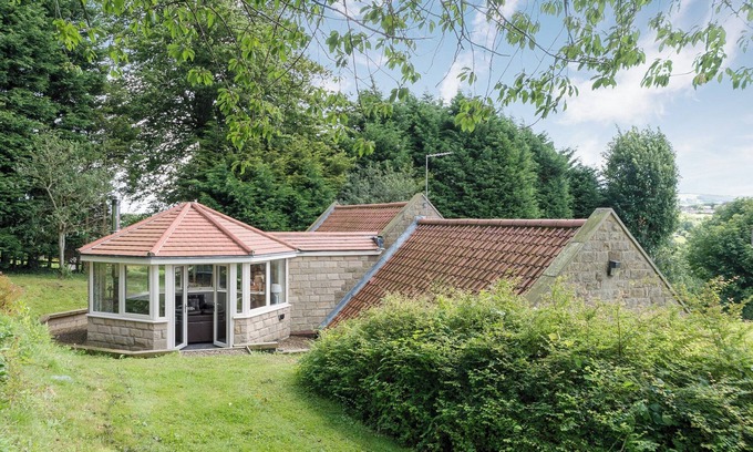Briggswath Cottage | Cozy Oceanfront Retreat in Sleights, Near Whitby - 9.8/10