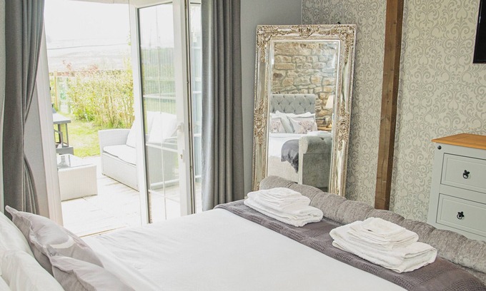Clitheroe Cottage | Cozy 1 Bedroom Escape in Lane Ends, Bolton by Bowland