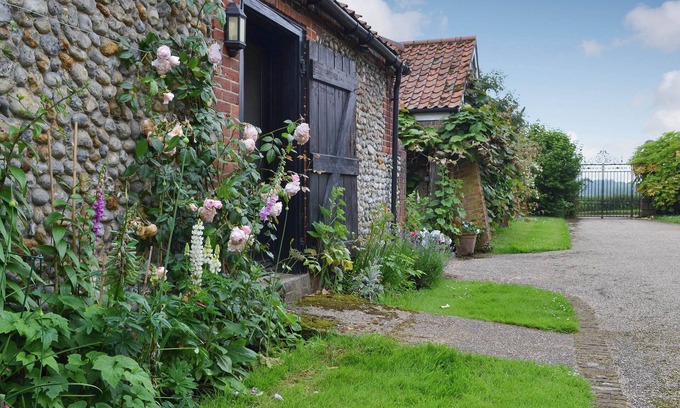 Hempstead Cottage | Unforgettable 1 Bedroom Retreat in Hempstead, Near Holt
