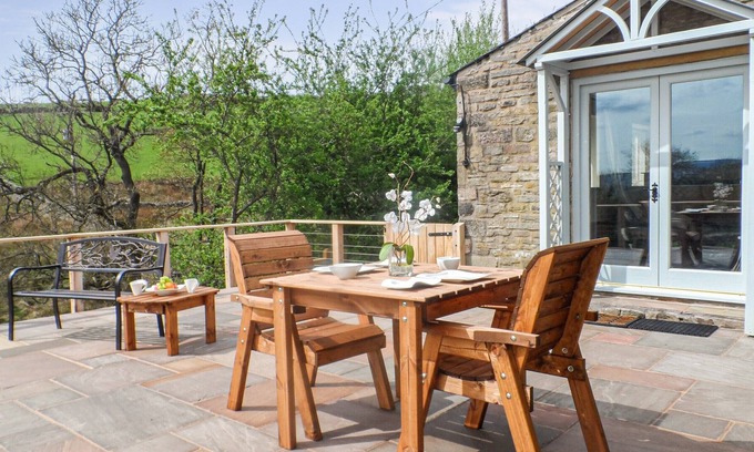 High Peak Cottage | 1 bedroom accommodation in Chinley, near Chapel-en-le-Frith