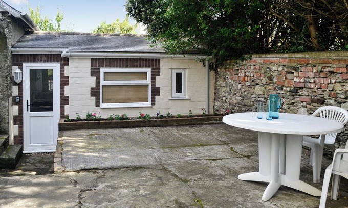Hele Cottage | Charming 1 Bedroom Retreat in Ilfracombe with Ocean View