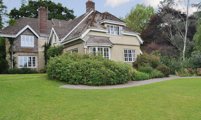 Axminster Cottage | Delightful 1 Bedroom Stay in Dalwood, Near Axminster