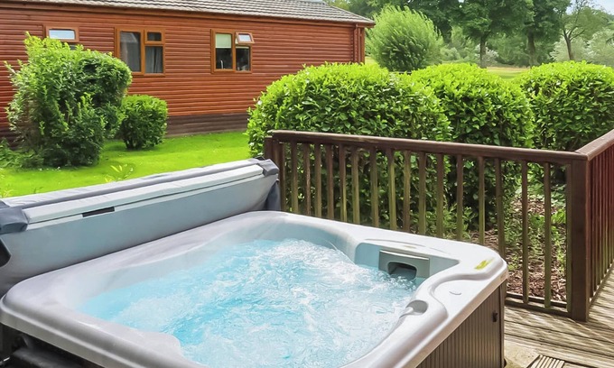 Narberth Ski Chalet | Cozy 1 Bedroom Retreat in Narberth Near Tenby
