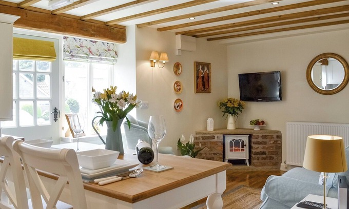 Wrelton Cottage | Cozy 1 Bedroom Retreat in Wrelton near Pickering