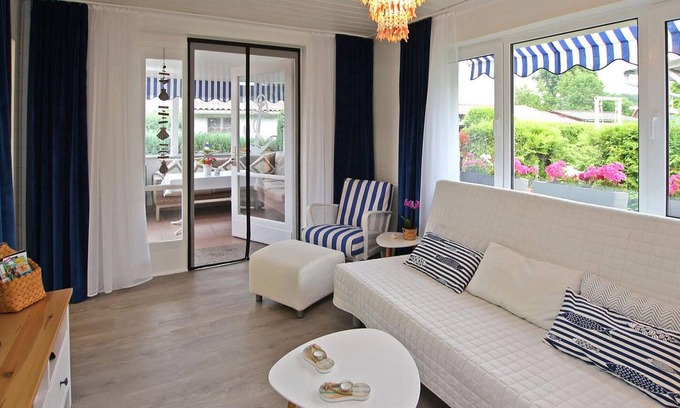 Kummerow House | Top-Rated 1 Bedroom Retreat with Lake View & Spa in Kummerow