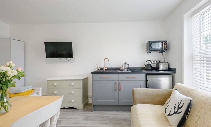 Brandon Cottage | Character-Filled Hotel with Modern Amenities and Breakfast