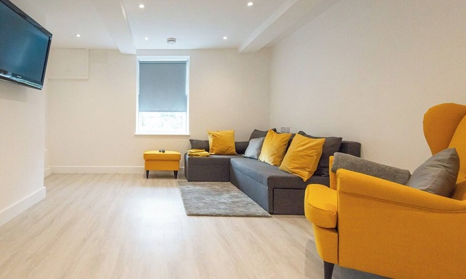 Brandon Cottage | Comfortable 1 Bedroom Lake View Accommodation in Brandon