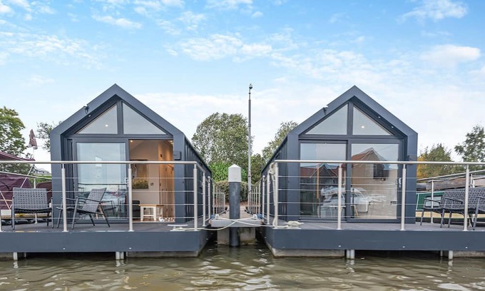 Lincoln Cabin | 1 bedroom accommodation in Lincoln