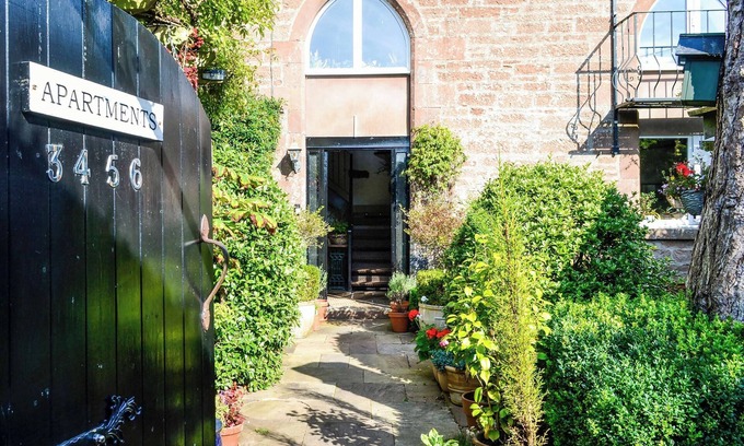 Gretna Cottage | Top-Rated 1 Bedroom Accommodation with Kitchen in Annan
