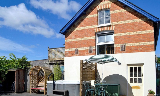 Instow Cottage | Oceanfront 1 Bedroom Retreat in Instow - Guest Rated 10/10