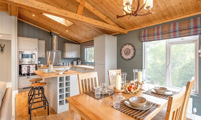 Lauder Ski Chalet | Relaxing 2 Bedroom Getaway in Lauder with Spa & Hot Tub