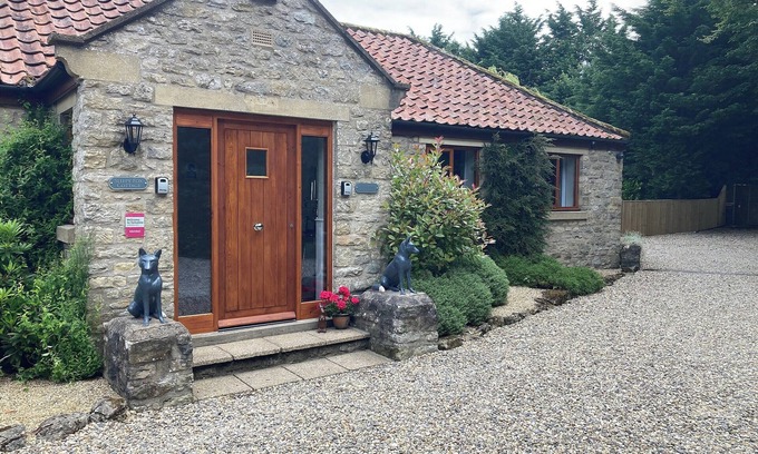 Lockton Cottage | Ground Floor Retreat: Open Plan Living with Lake Views