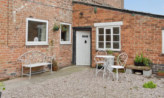 Malpas Cottage | 1 bedroom accommodation in No Man’s Heath, near Malpas