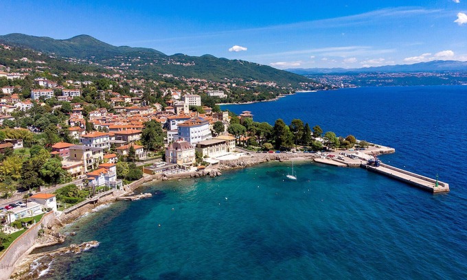 Tulisevica Apartment | Exceptional 1 Bedroom Retreat with Oceanfront Views in Lovran