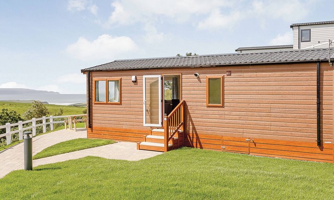 Stibb House | Family-Friendly Cabin-Style Caravan with Scenic Ocean View