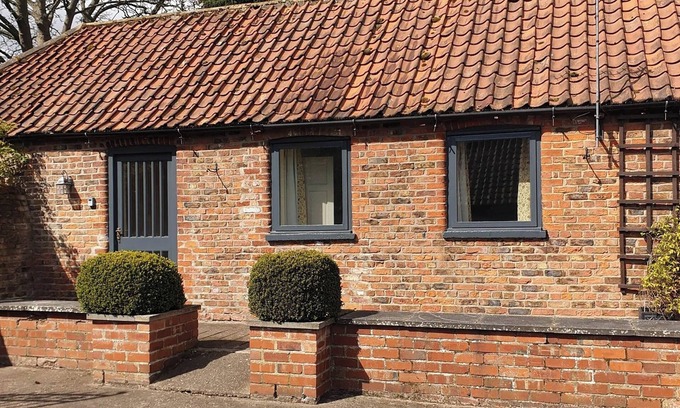 Fitling Cottage | Cozy Oceanfront 1 Bedroom in Fitling near Hull – Rated 9.8
