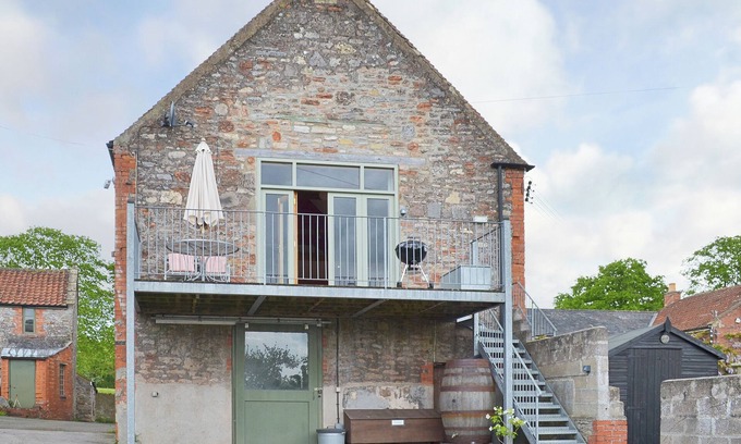 Wells Cottage | Pet-Friendly 1 Bedroom Accommodation in Burcott, Wells