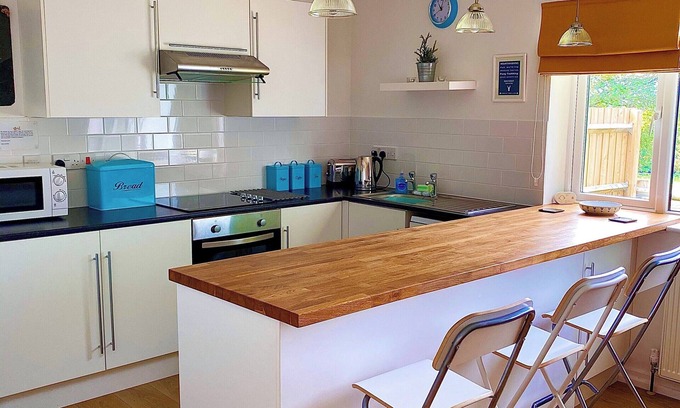 New Forest District Cottage | Cozy 1-Bedroom Retreat in North Gorley, Pet-Friendly Stay