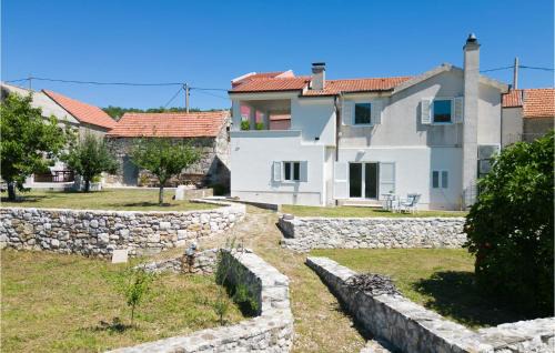 Omis Apartment | Top-Rated 1 Bedroom Apartment in Podgrade with Hot Tub