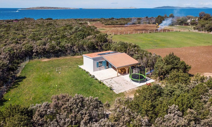 Cunski House | Cozy Oceanfront 1 Bedroom Accommodation in Cunski