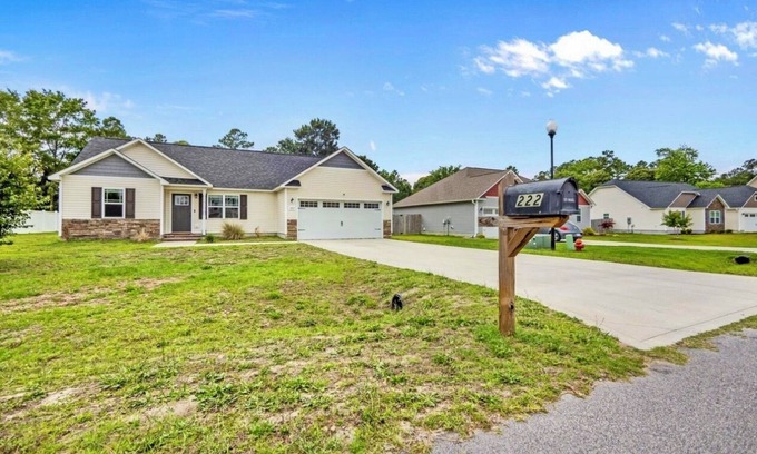 Richlands House | Cozy 1 Bedroom in Spacious Family Home with Great Amenities