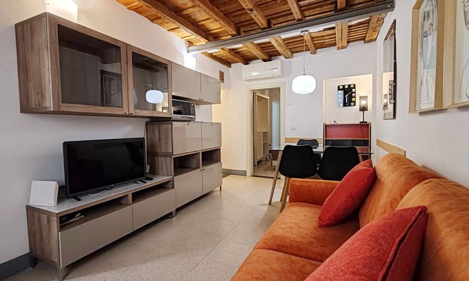Santa Maria Novella Apartment | Perfect 1 Bedroom Apartment Steps from Train Station