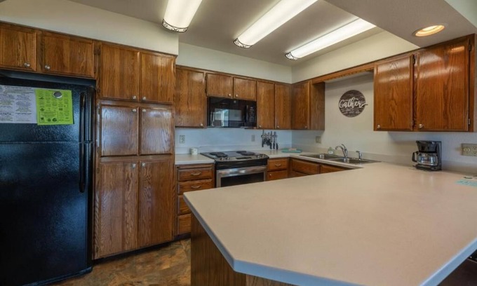 Hope Condo | 1 Bedroom apartment condo with lake view