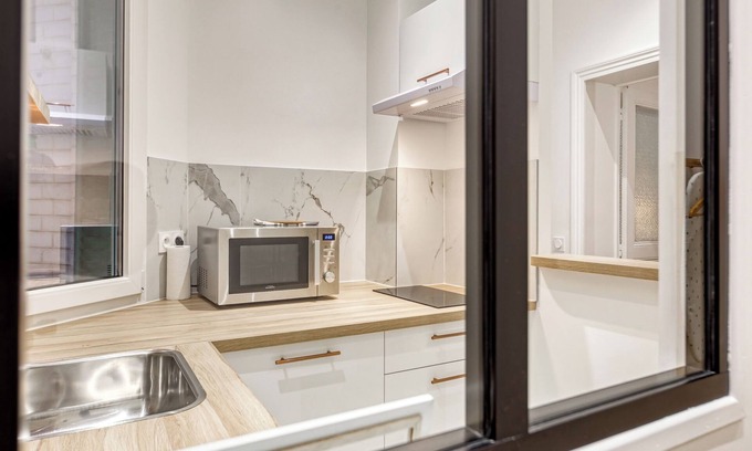 Saint-Louis Apartment | 1-bedroom apartment in adorable Vincennes with WiFi near Metro 1