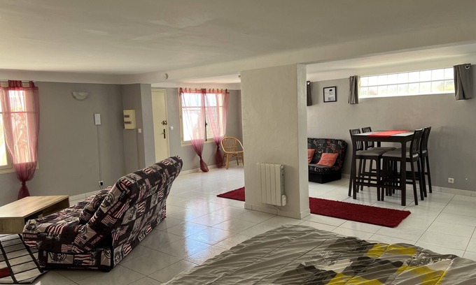 Riou - Petit Juas - Av de Grasse Apartment | 1 Bedroom Apartment in Le Cannet