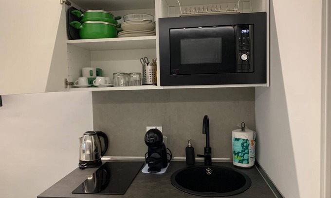 Sulmona Apartment | Cozy Vrbo Property with Breakfast and Hot Tub Amenities