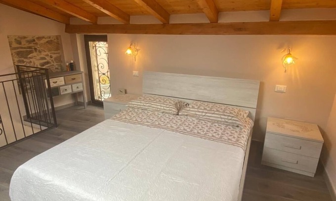 Castelnuovo Magra Apartment | Pet-Friendly Retreat with Hot Tub & Breakfast Included